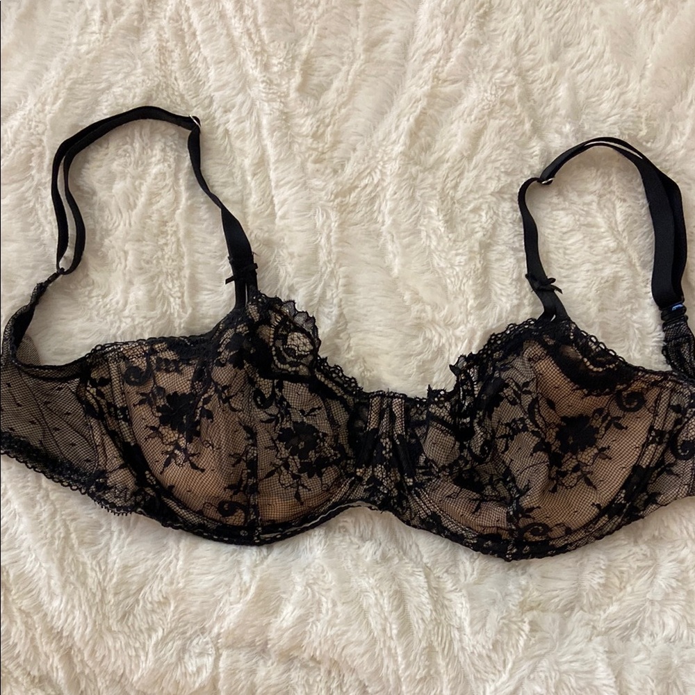 Victoria's Secret Black Lace Underwire Bra 34DDD